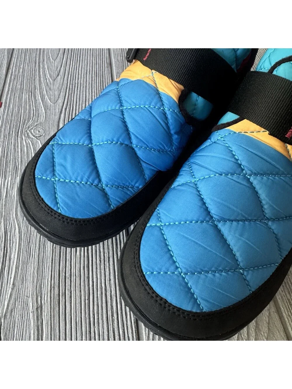 Chaco Ramble Puff Slip-On Boots Men’s 10.5 Blue Quilted Insulated Outdoor Camp